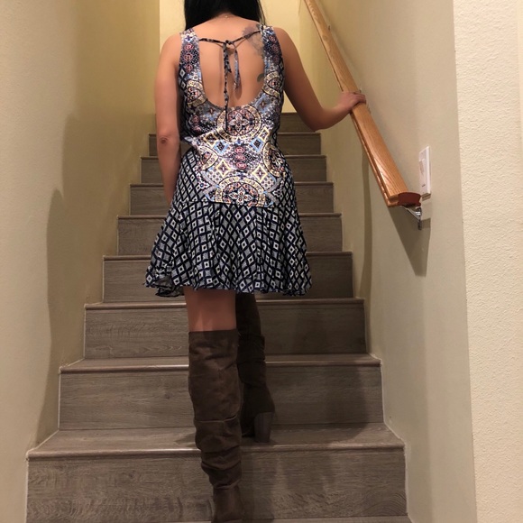 SOLD 💘Carly dress💘 - Picture 4 of 7